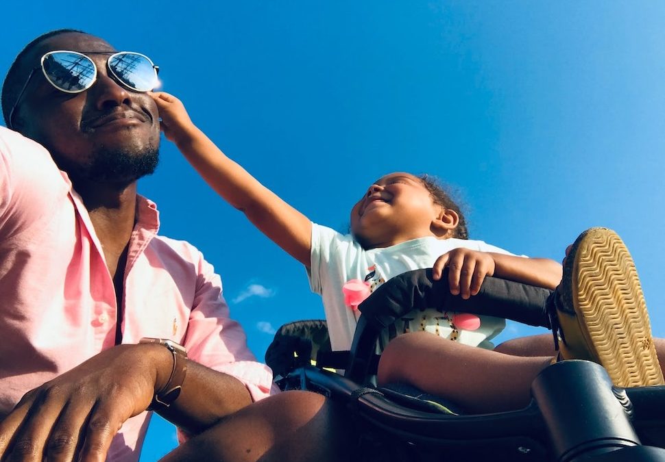 6 Tips for Single Parents to Raise Confident Kids