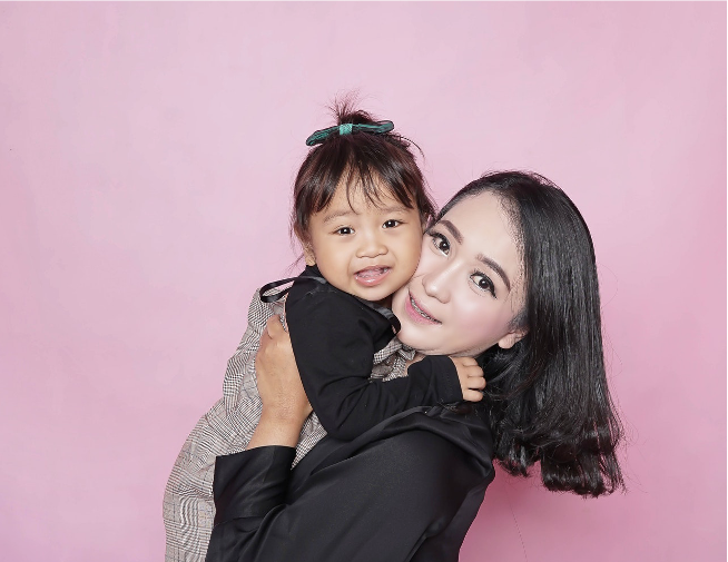 Positive Body Image Starts With Moms